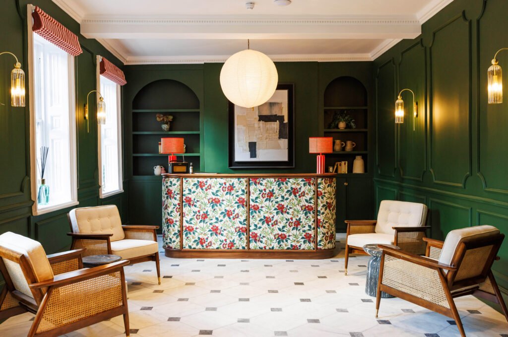 Creo London reception area featuring a design-led workspace with natural materials and contemporary furnishings